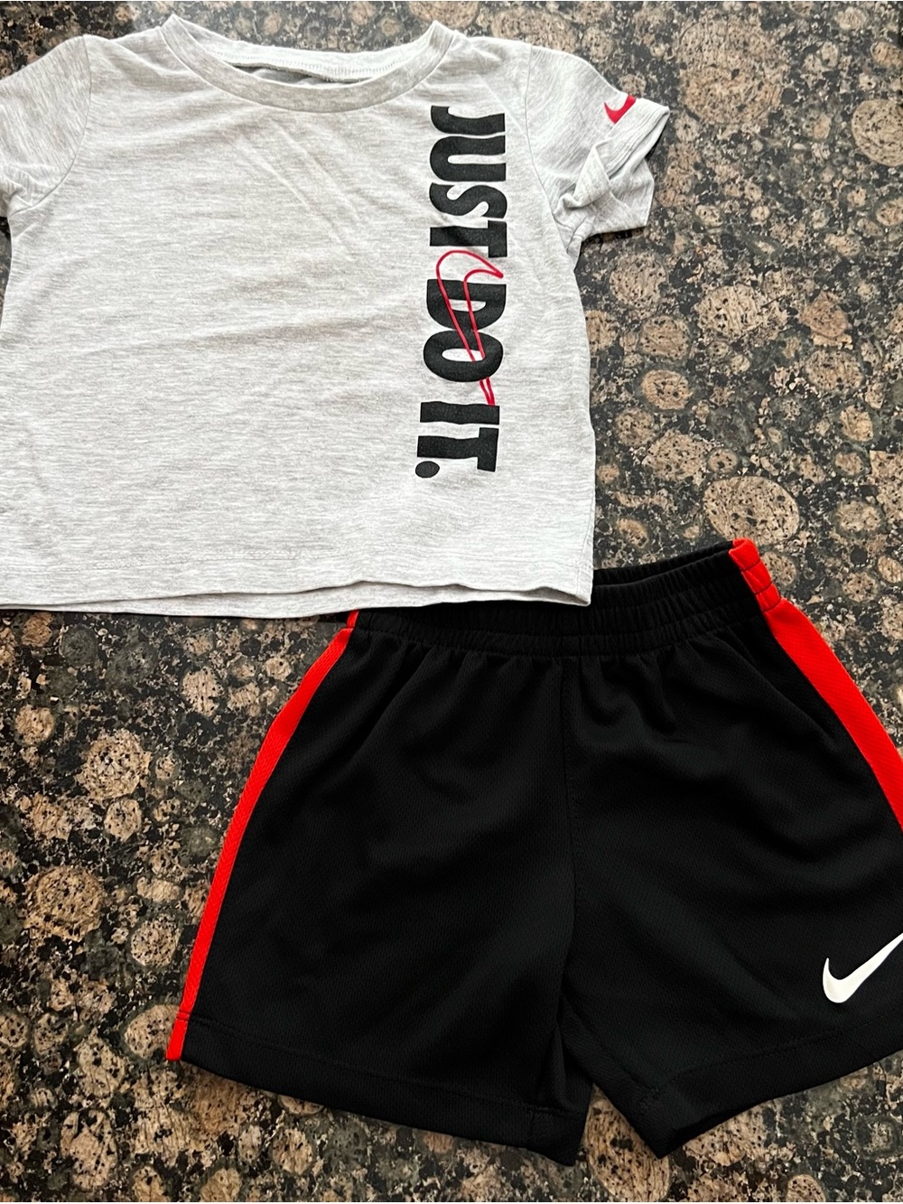 Nike Kids Toddler‎ Just Do It T-Shirt and Mesh Shorts Set Grey Black Red 24M